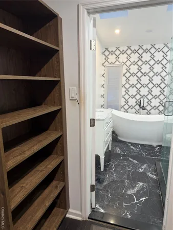 $2,200 | 731 Hungry Harbor Road, Valley Stream, NY 11581