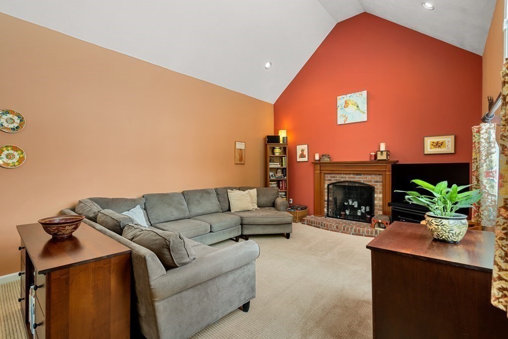 494 Hudson Road Sudbury, MA 01776 - Photo 11 of 33 Gallery Image 11