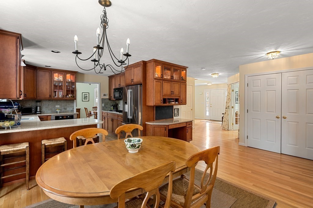 494 Hudson Road Sudbury, MA 01776 - Photo 4 of 33 Gallery Image 4
