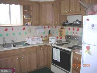 353 Morgantown Road Reading, PA 19611 - Photo 3 of 6