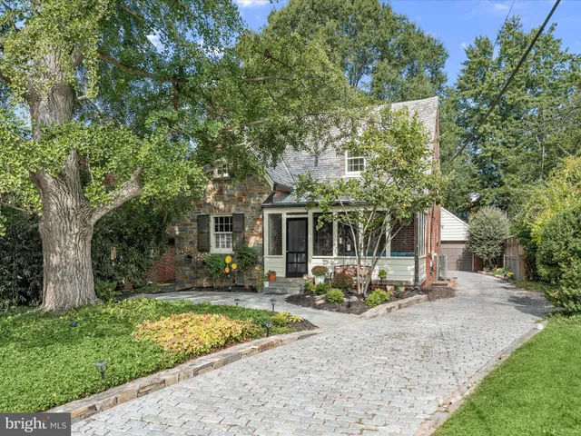 $1,325,000 | 2833 Northampton Street Northwest, Washington, DC 20015