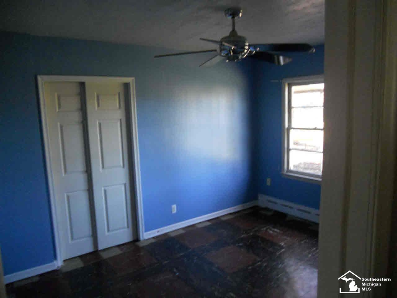 221 Ruff Drive Monroe, MI 48162 - Photo 7 of 9 20453898-6.JPG