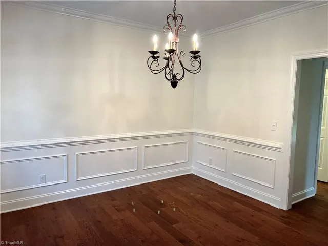 $2,495 | 228 Cabot Drive, Winston-Salem, NC 27103