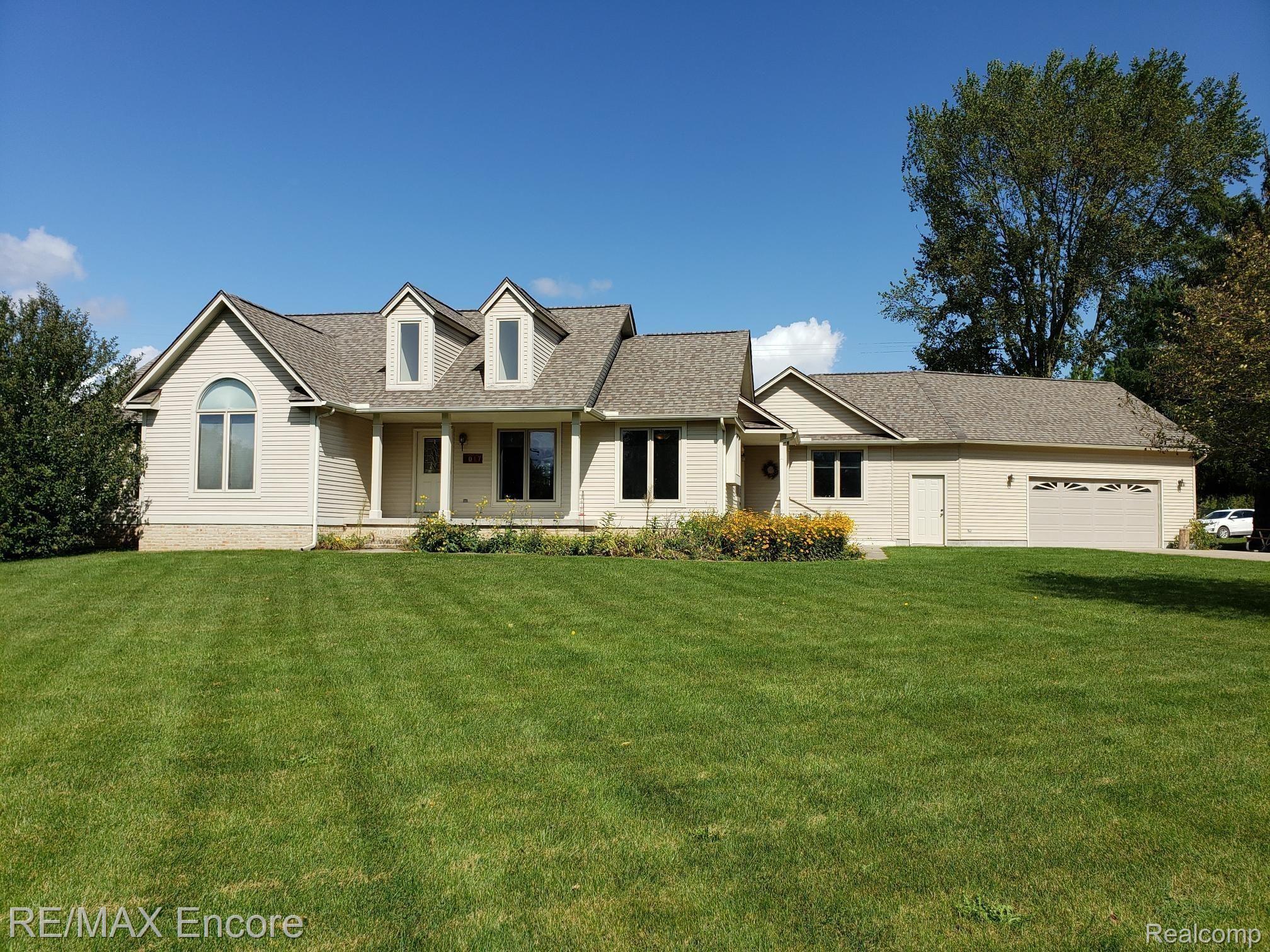 8017 Perry Road Grand Blanc, MI 48439 - Photo 3 of 36 6.jpg