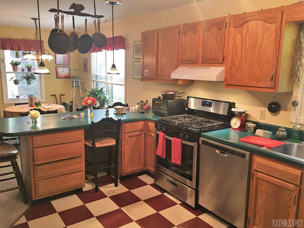 522 Wyanoak Road Highlands, NC 28741 - Photo 4 of 11 Gallery Image 4