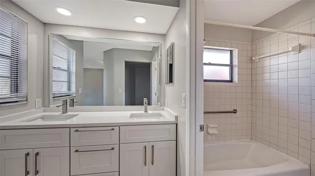 $2,500 | 3711 Pinecone Court, Unit 168, Sarasota, FL 34238