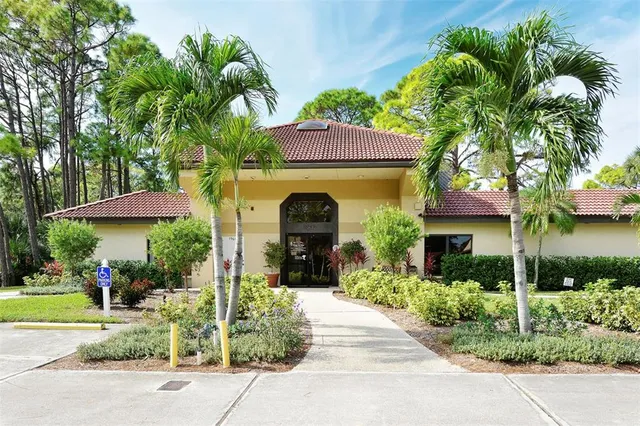 $2,500 | 3711 Pinecone Court, Unit 168, Sarasota, FL 34238