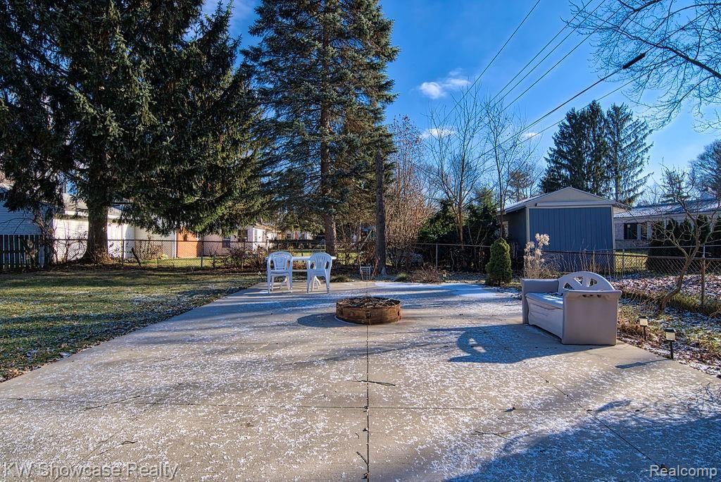 2224 South Commerce Road Walled Lake, MI 48390 - Photo 6 of 33 2224SCommerce-34.jpg