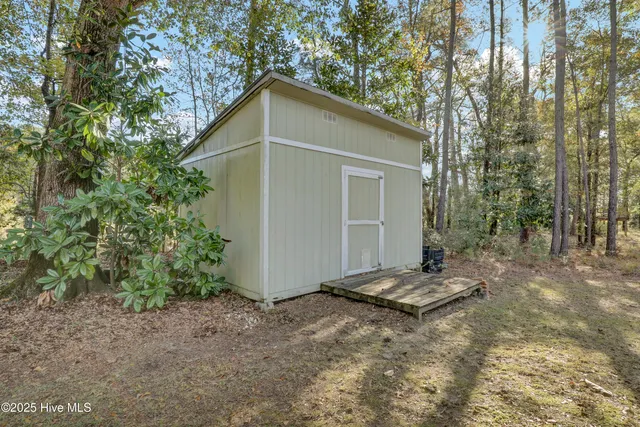 $305,000 | 5377 Highway 41, Wallace, NC 28466