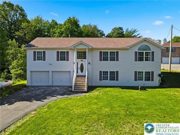 $629,000 | 1299 South Glade Court, Long Pond, PA 18334
