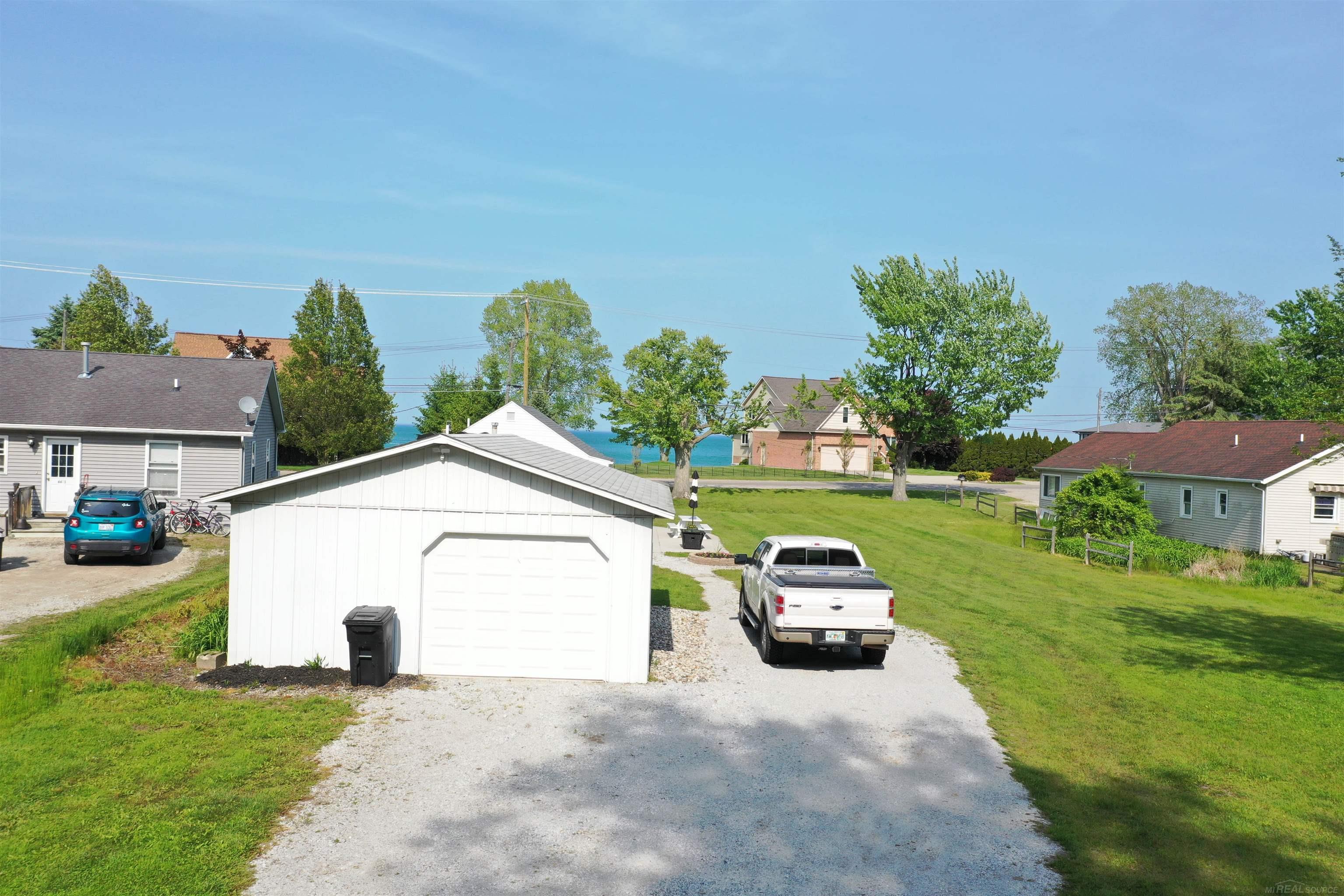 6625 Lakeshore Road Lakeport, MI 48059 - Photo 5 of 59