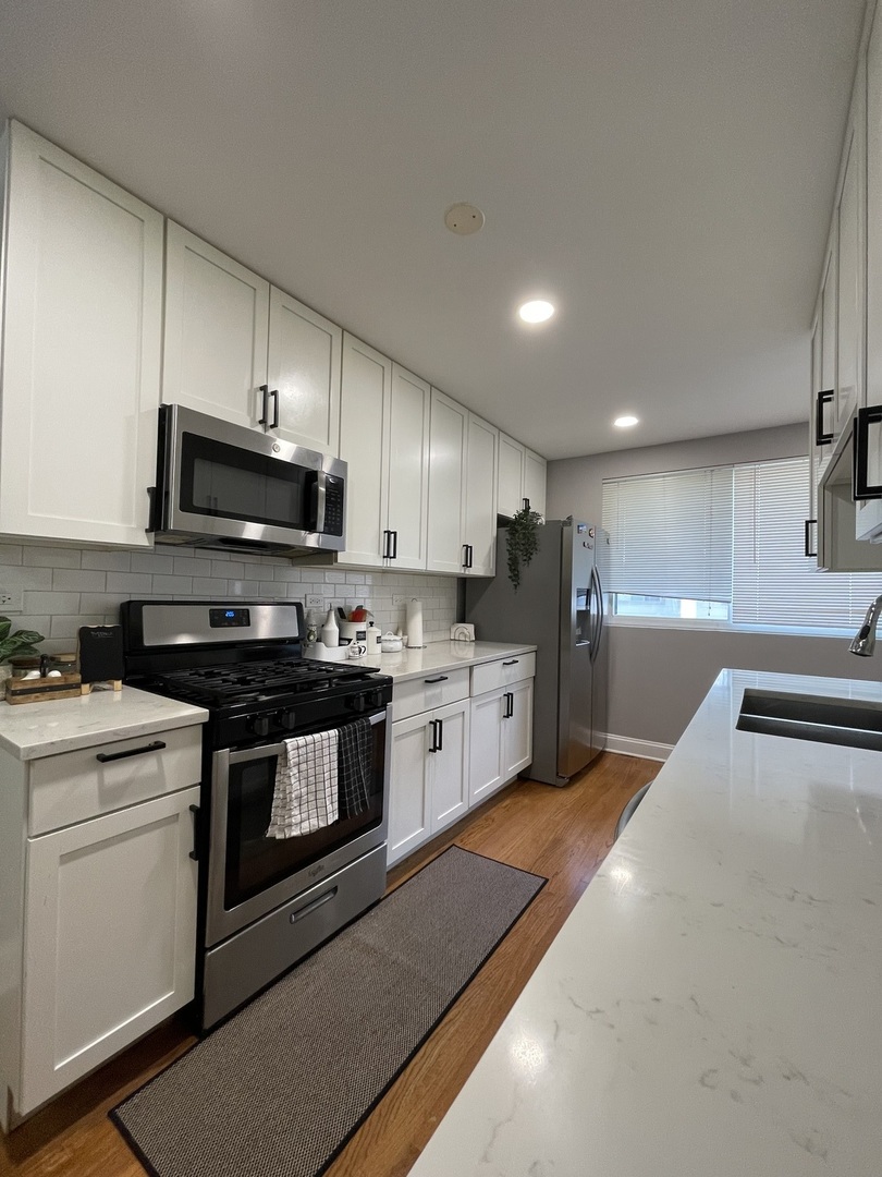 9255 Ballard Road Des Plaines, IL 60016 - Photo 4 of 35 Gallery Image 4