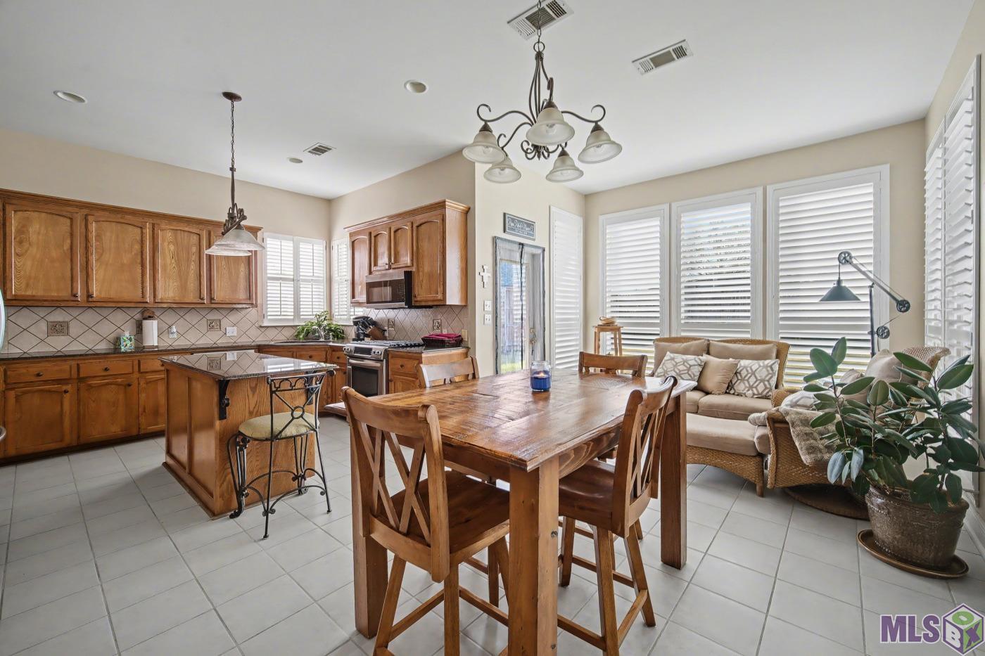 12526 Heversham Avenue Baton Rouge, LA 70810 - Photo 7 of 25