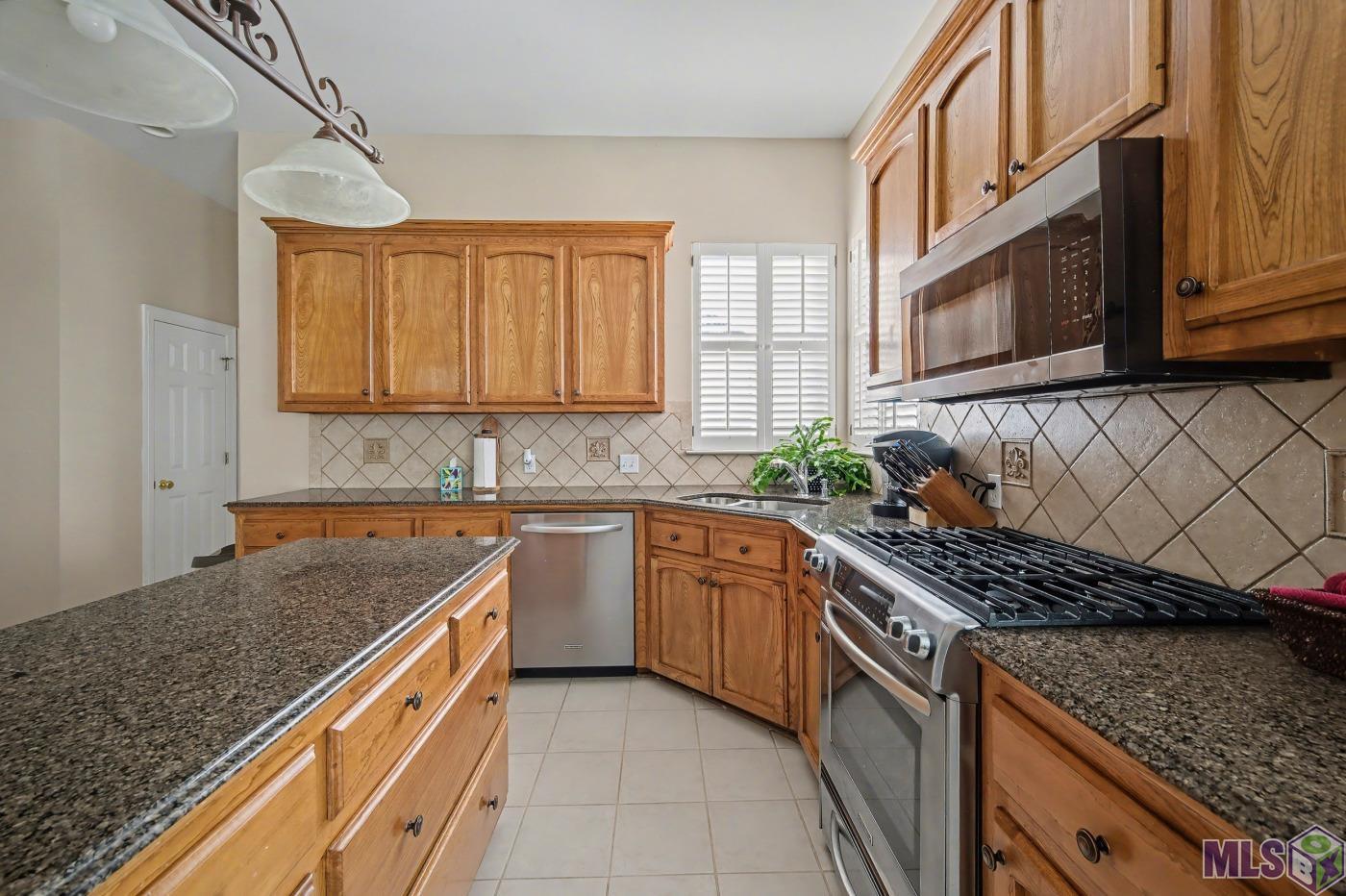 12526 Heversham Avenue Baton Rouge, LA 70810 - Photo 10 of 25