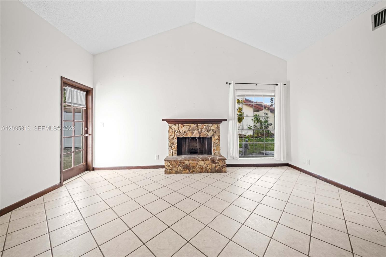 443 Northeast 38th Street Boca Raton, FL 33431 - Photo 9 of 38
