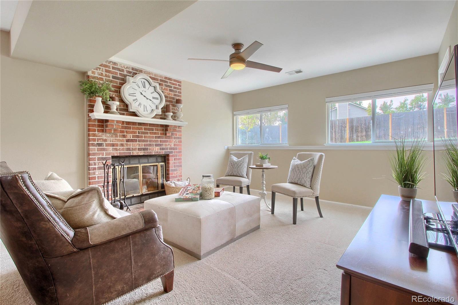 694 Ridgeglen Way Highlands Ranch, CO 80126 - Photo 5 of 28 Gallery Image 5