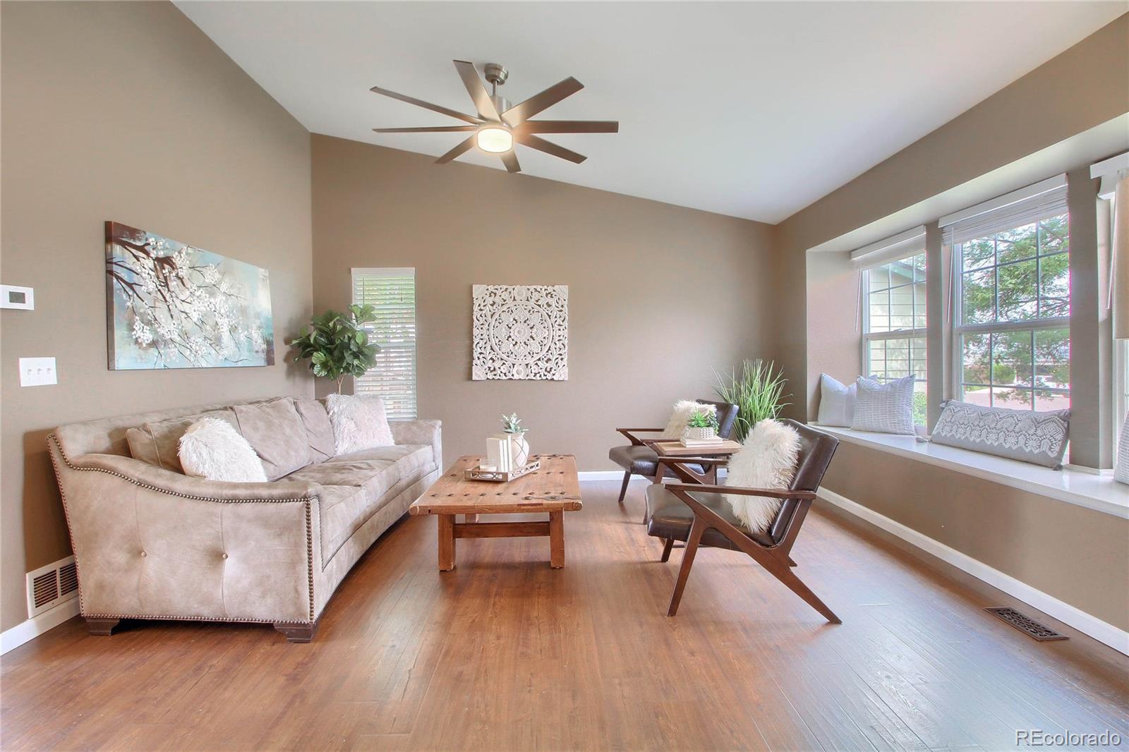 694 Ridgeglen Way Highlands Ranch, CO 80126 - Photo 8 of 28 Gallery Image 8