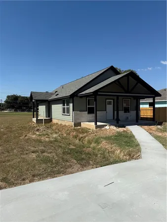 $195,000 | 1706 Pine Street, Hearne, TX 77859