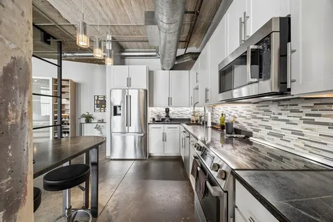 $295,000 | 1122 Jackson Street, Unit 606, Dallas, TX 75202