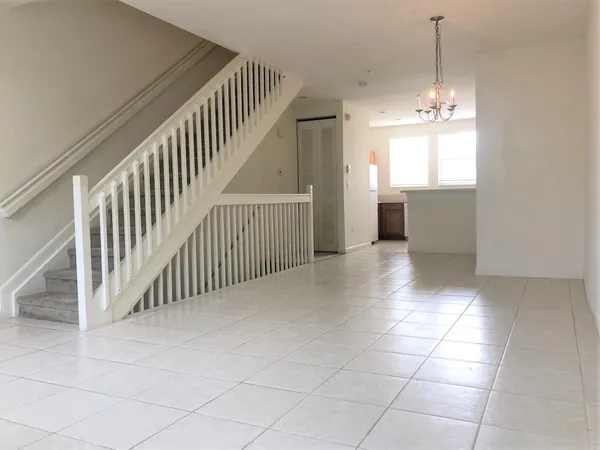 $2,650 | 810 Marina Del Ray Lane, Unit 7, West Palm Beach, FL 33401