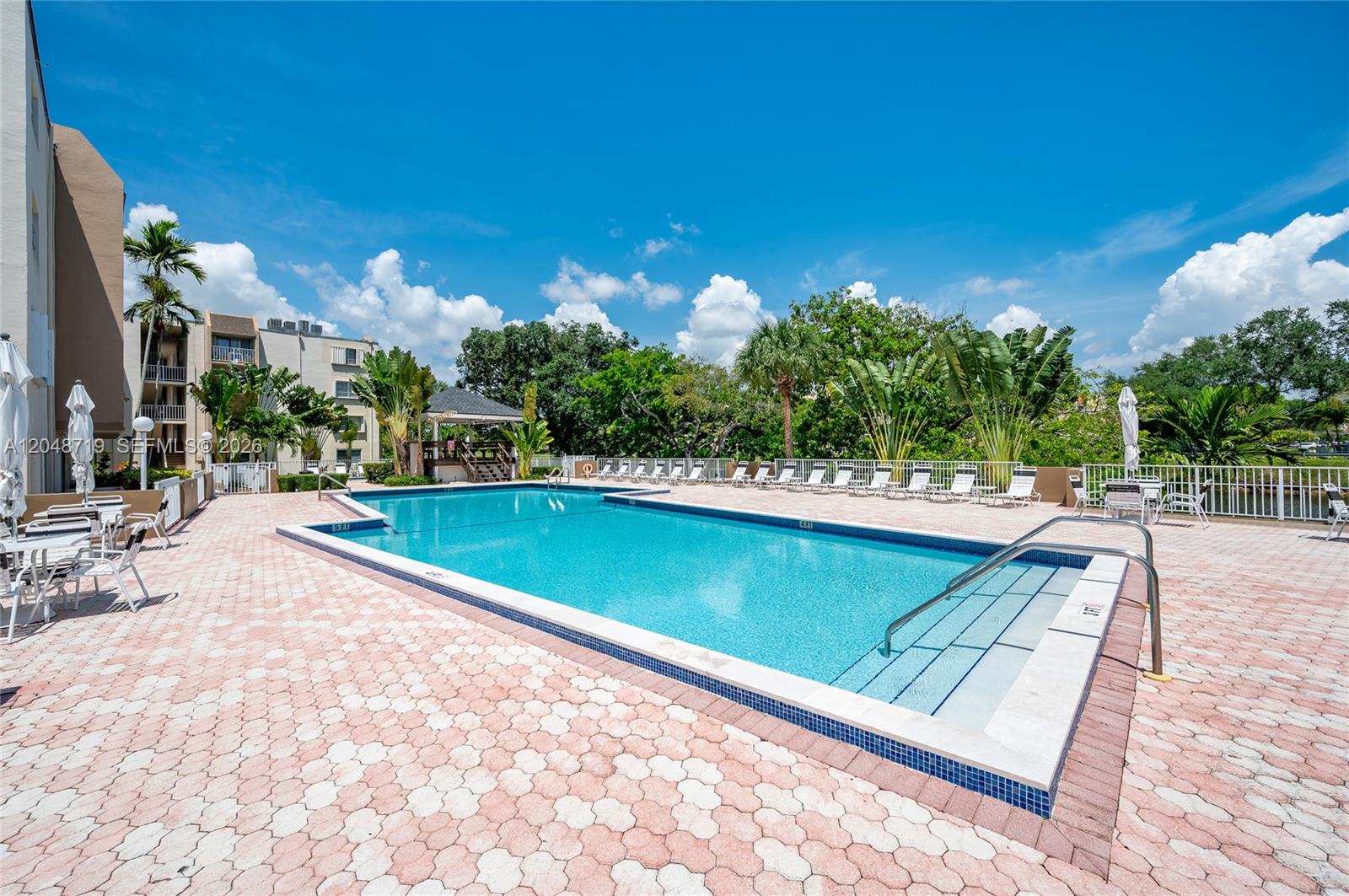 7705 Southwest 86th Street, Unit B114 Miami, FL 33143 - Photo 5 of 34