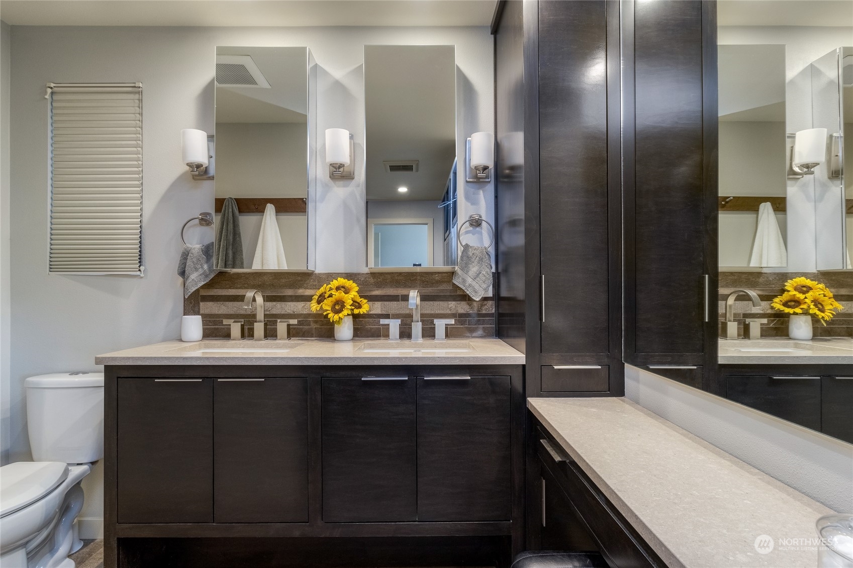1479 Spring Branch Road Walla Walla, WA 99362 - Photo 17 of 40 a bathroom with a sink and a mirror