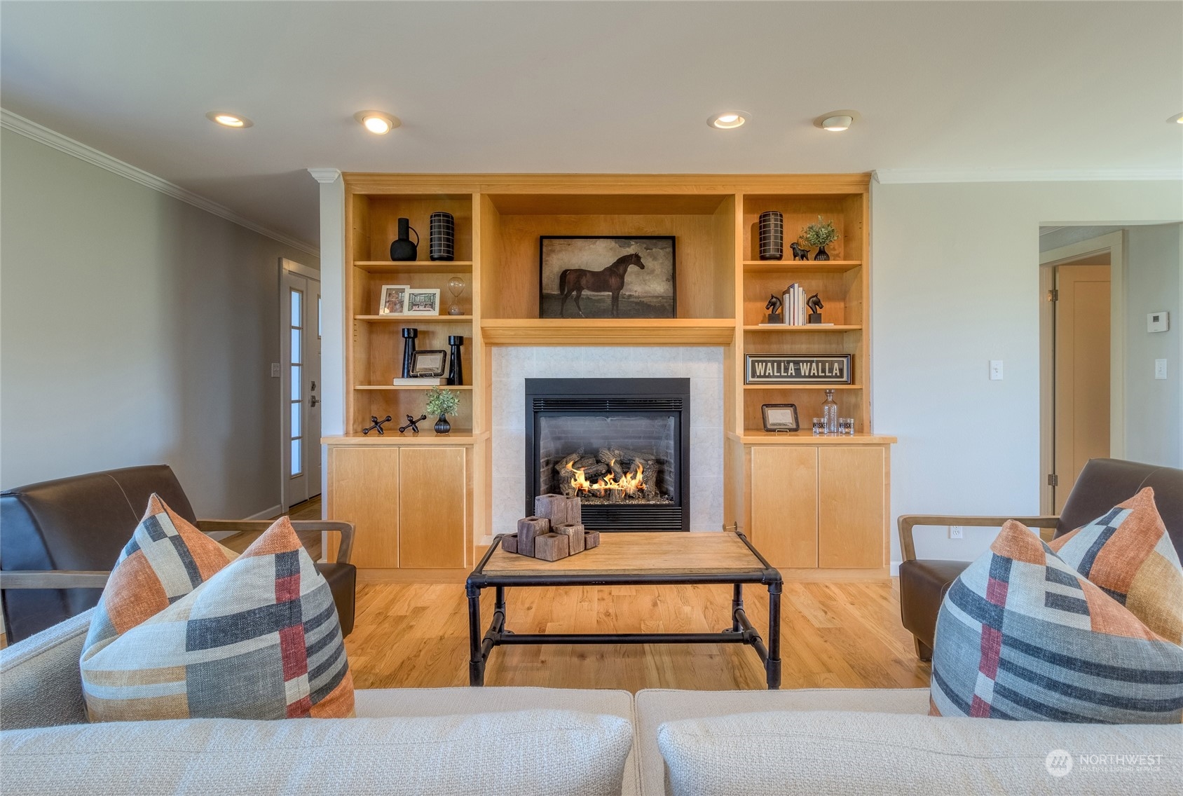 1479 Spring Branch Road Walla Walla, WA 99362 - Photo 2 of 40 a living room with furniture and a fireplace