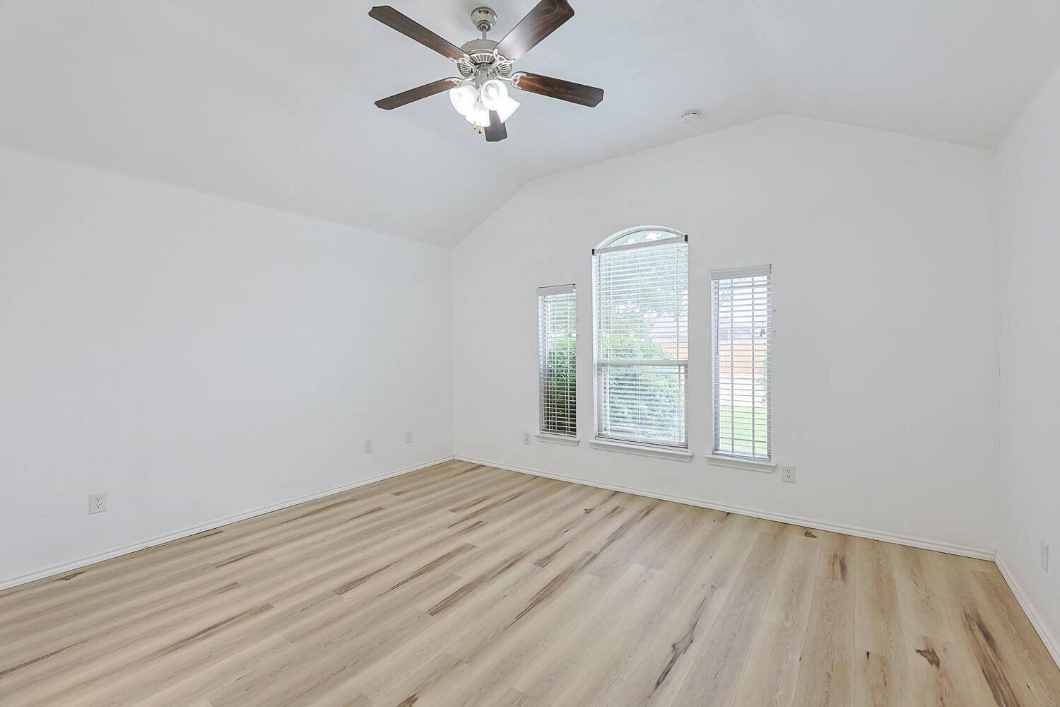 6906 37th Street Lubbock, TX 79407 - Photo 21 of 50 Primary Bedroom