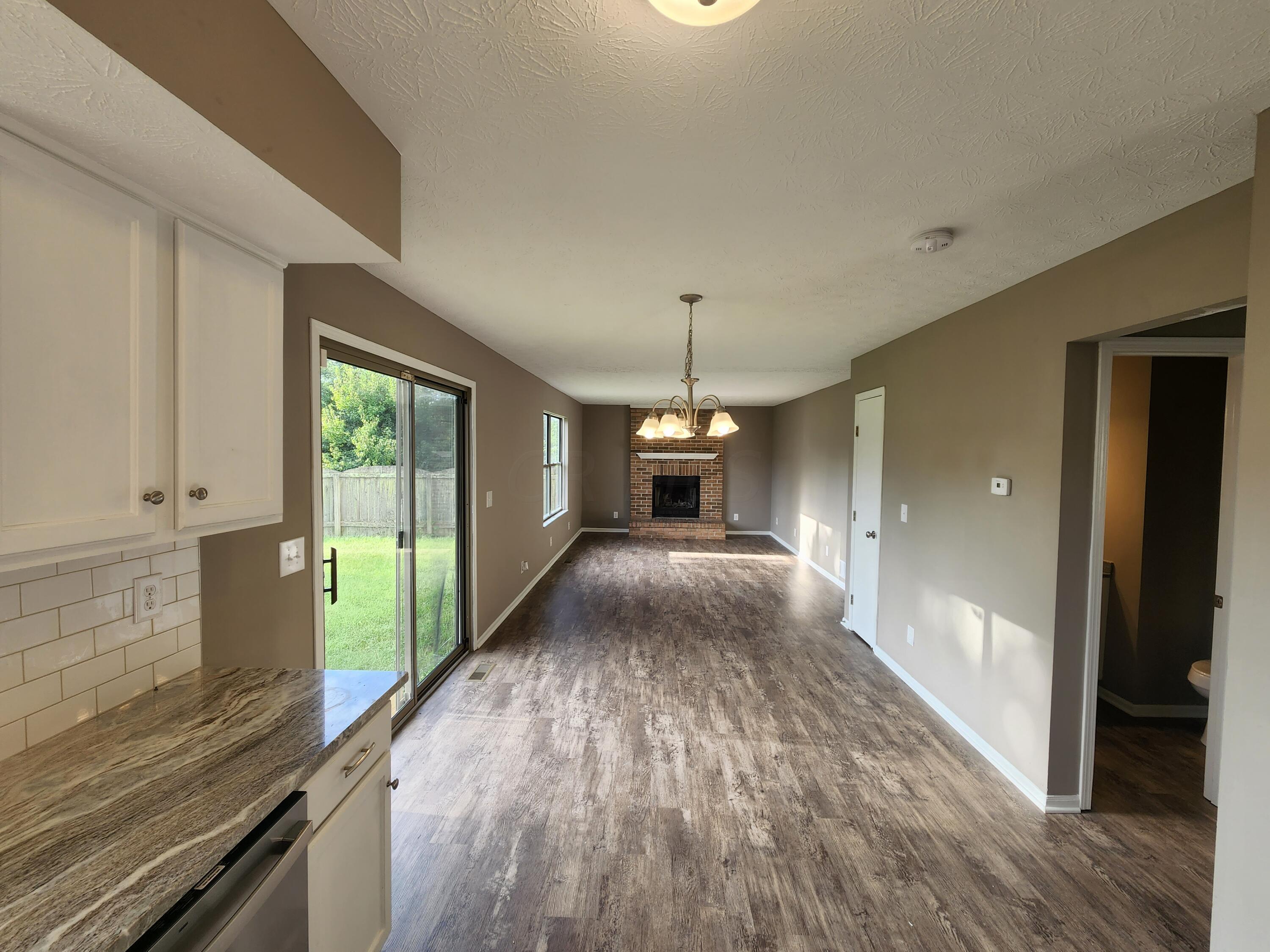 2748 Raphael Drive Columbus, OH 43232 - Photo 2 of 14 2