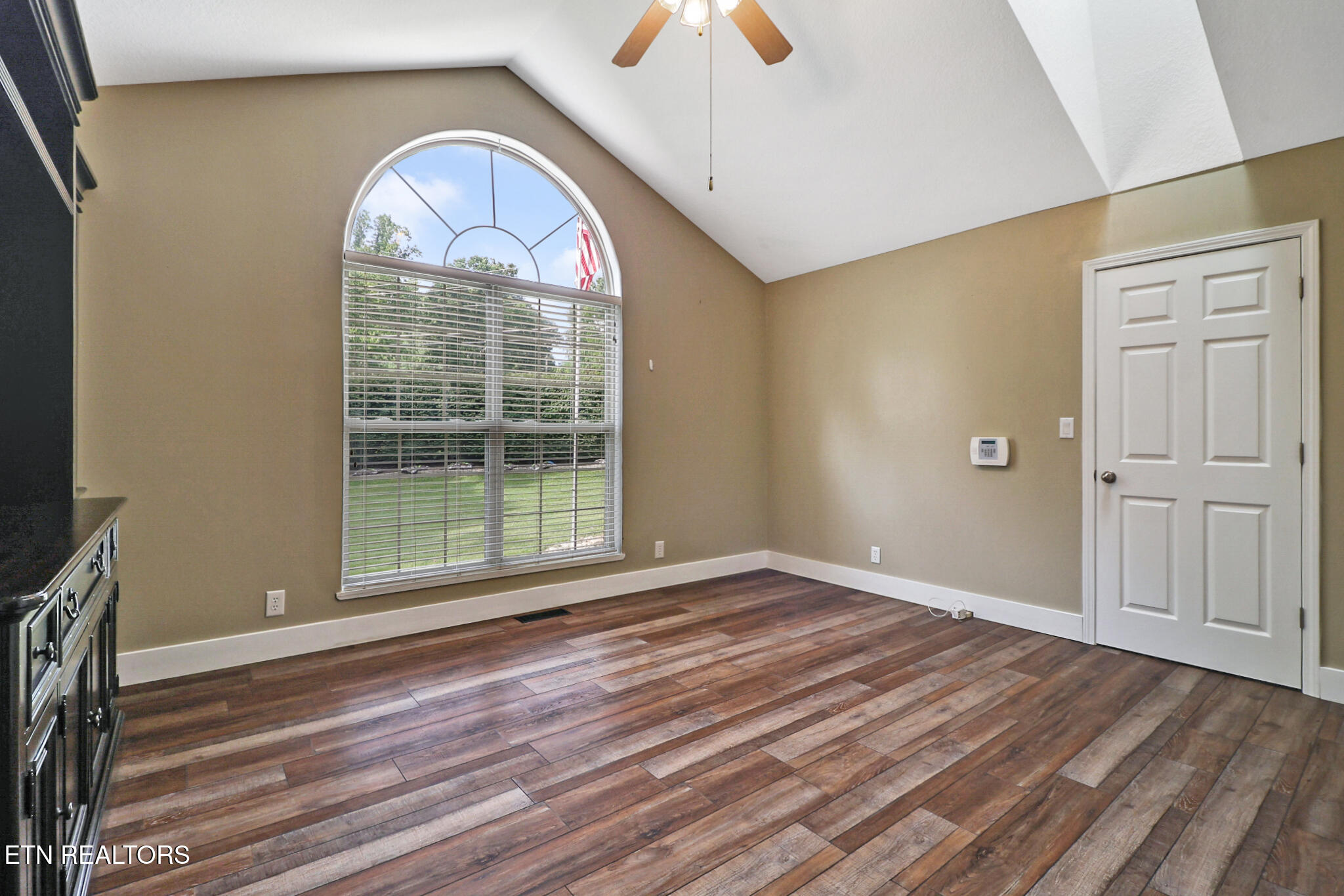 102 Rotherham Drive Crossville, TN 38558 - Photo 24 of 55 GUEST BEDROOM/ OFFICE