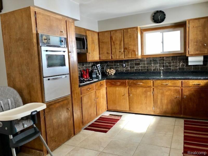 1912 West Vassar Road Reese, MI 48757 - Photo 10 of 18 kitchen 2.jpg