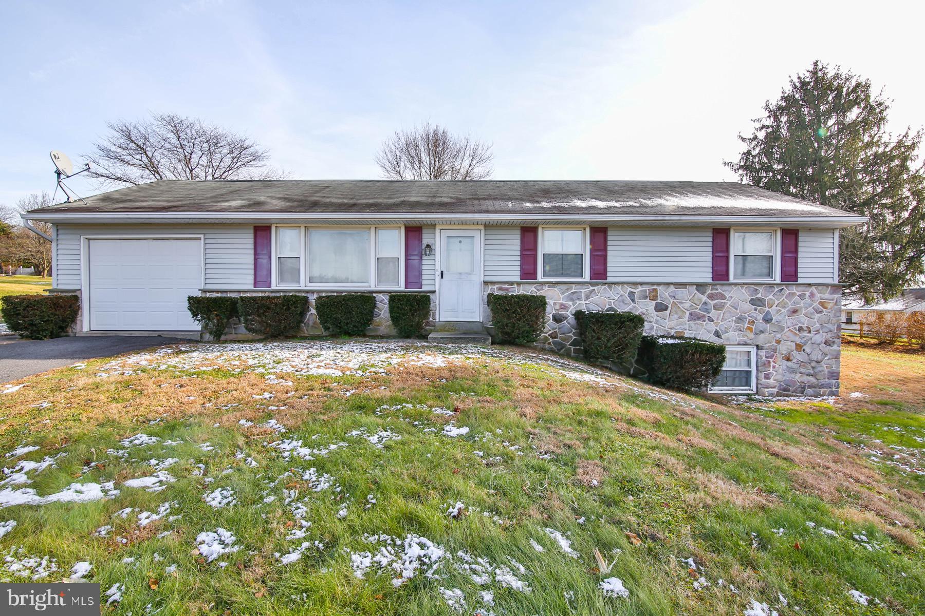 2004 Corning Road Palm, PA 18070 - Photo 1 of 14 Gallery Image 1