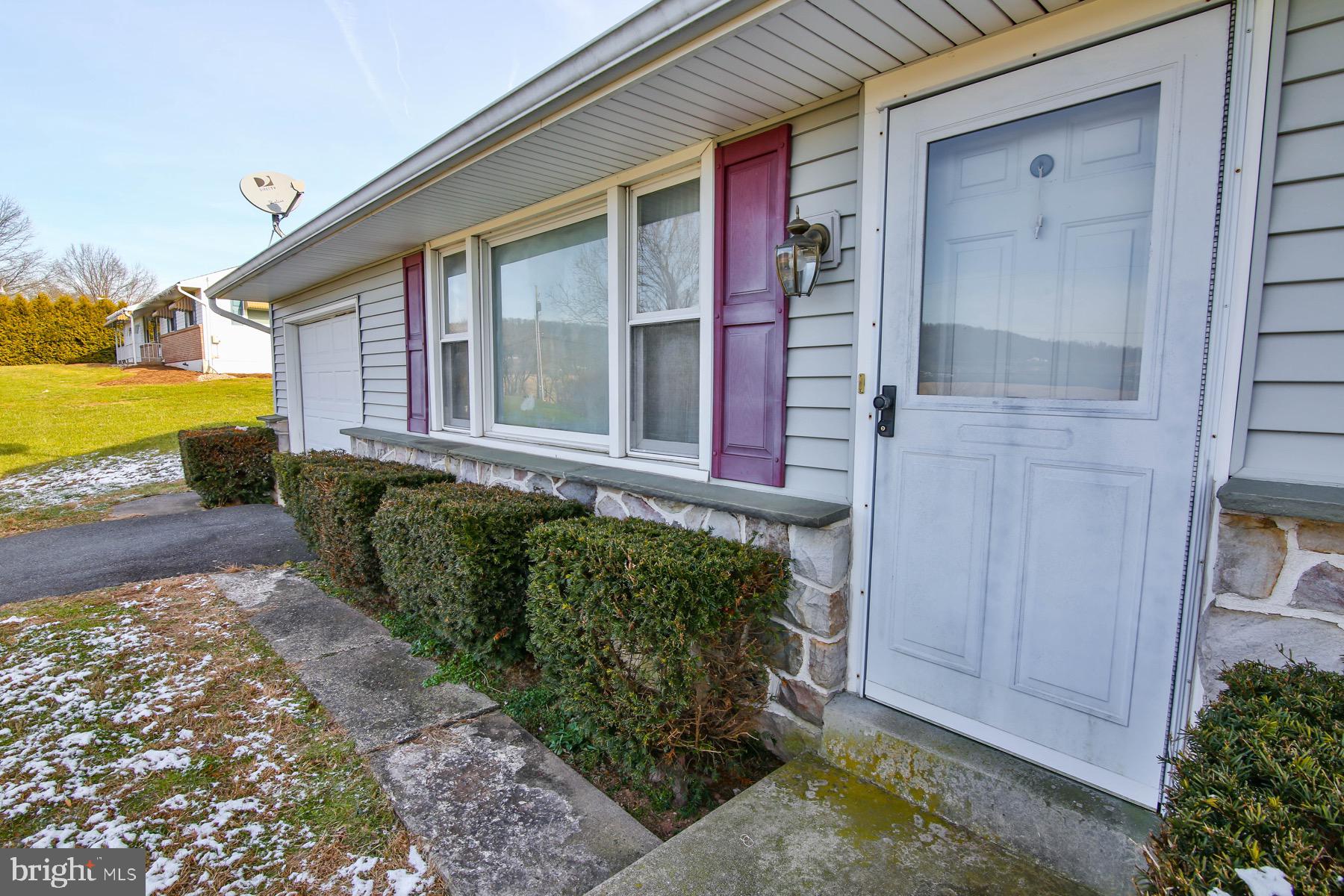 2004 Corning Road Palm, PA 18070 - Photo 3 of 14 Gallery Image 3