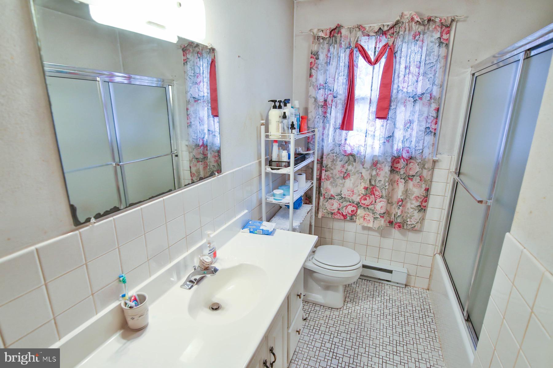 2004 Corning Road Palm, PA 18070 - Photo 8 of 14 Gallery Image 8