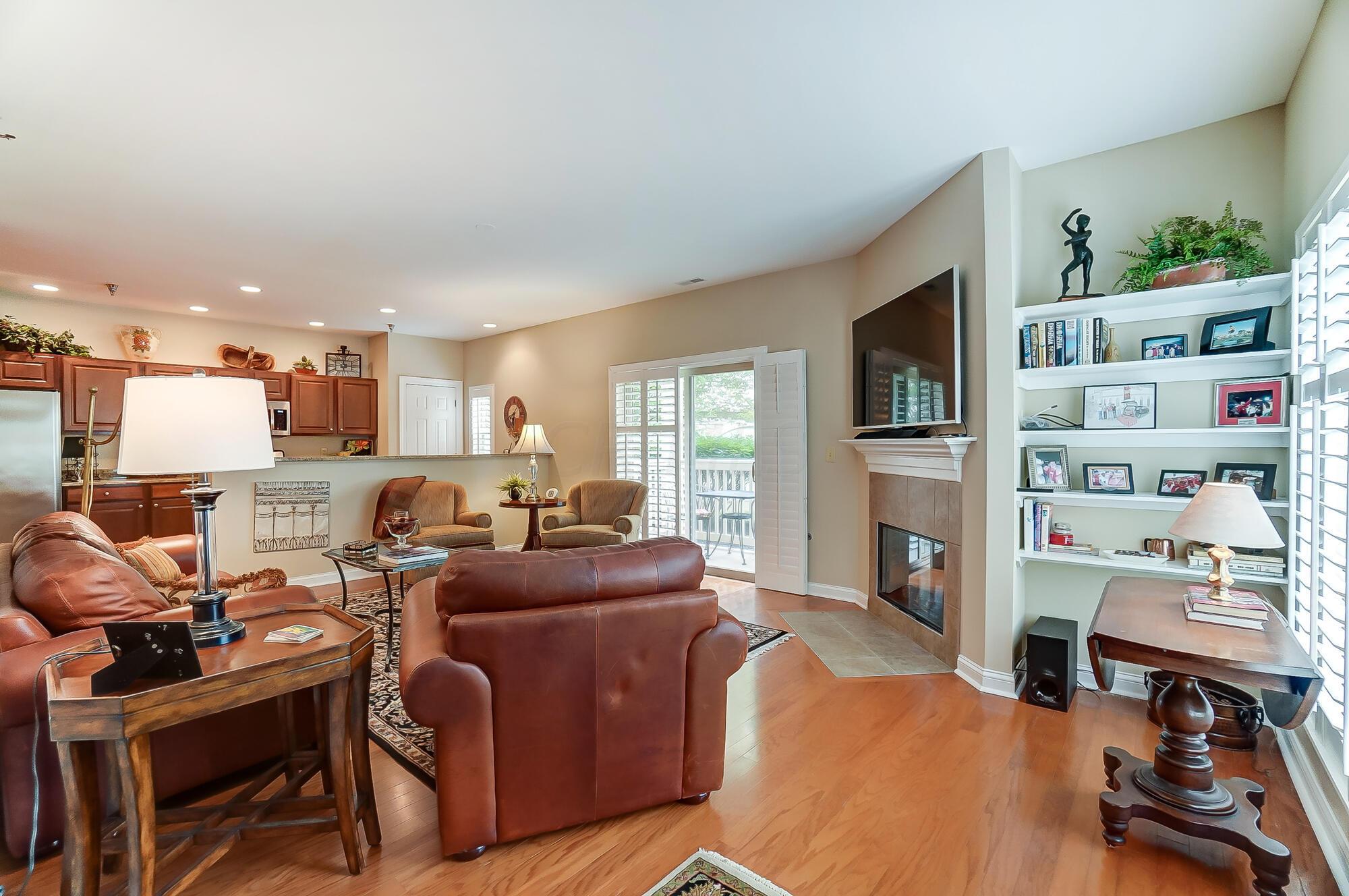 1742 Ridgecliff Road Upper Arlington, OH 43221 - Photo 5 of 45 006