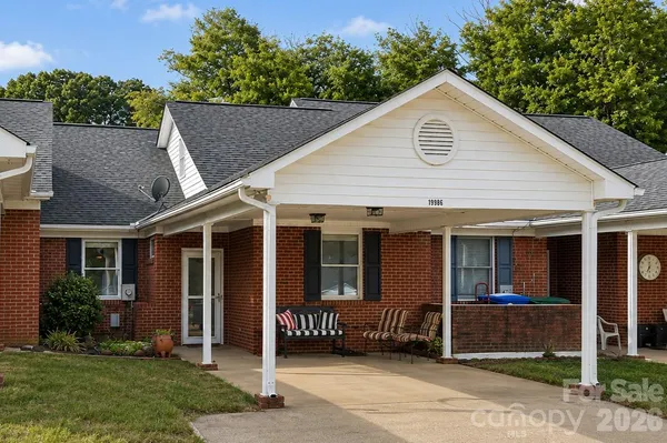 $299,900 | 19986 Oak Leaf Circle, Cornelius, NC 28031