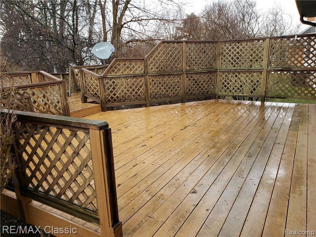 2171 Maplecrest Road Sterling Heights, MI 48310 - Photo 28 of 33 Private deck leads to hot tub.jpg