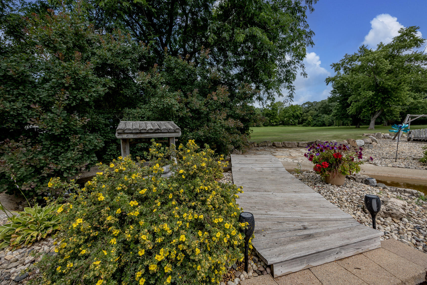 W314S7944 High View Circle Mukwonago, WI 53149 - Photo 57 of 74 Backyard