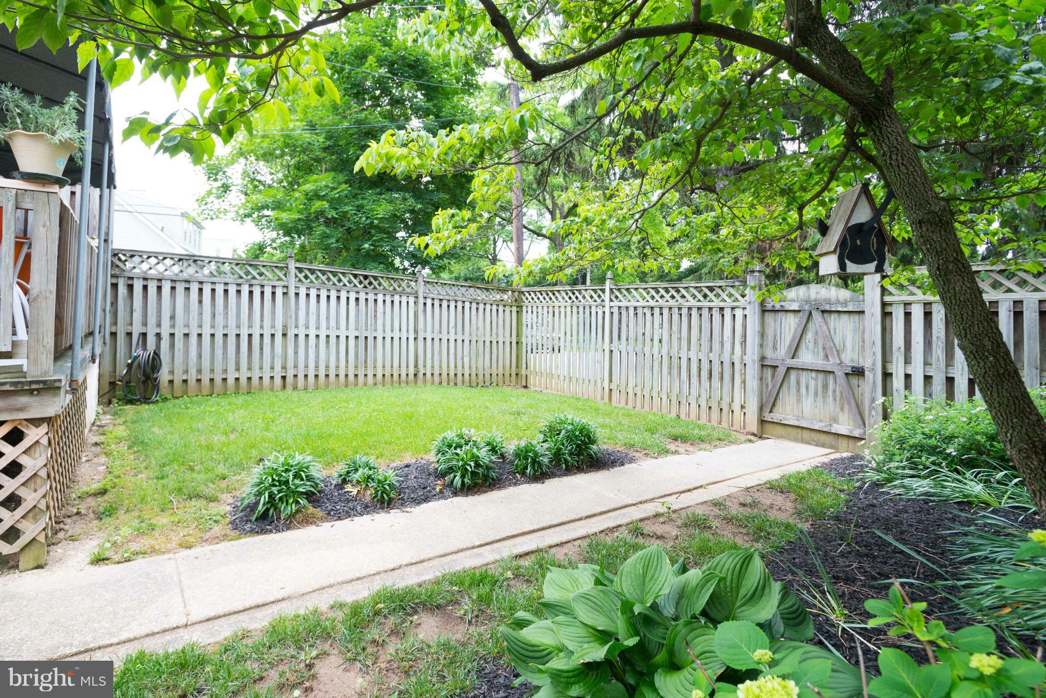 6420 Pinehurst Road Baltimore, MD 21212 - Photo 30 of 30 a view of a garden
