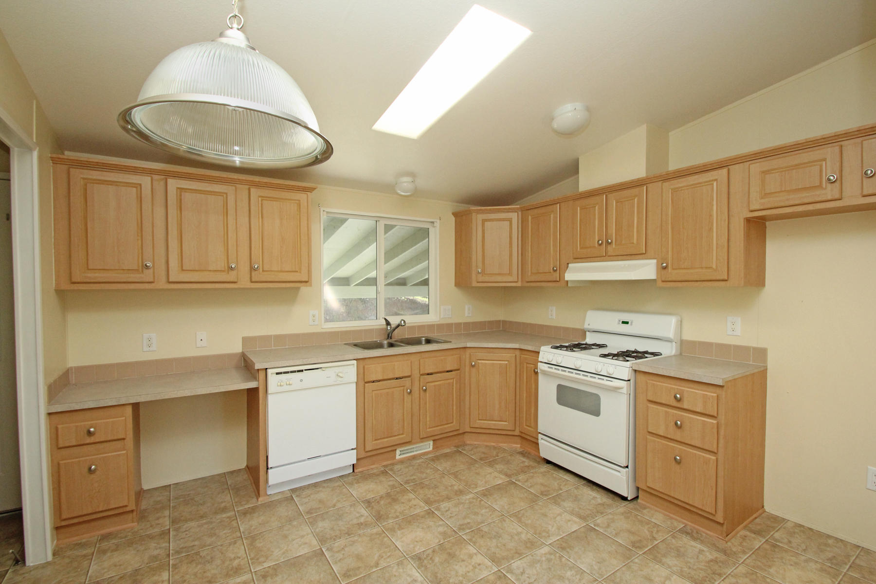22183 Sunshine Way Redding, CA 96003 - Photo 19 of 28 Open Kitchen