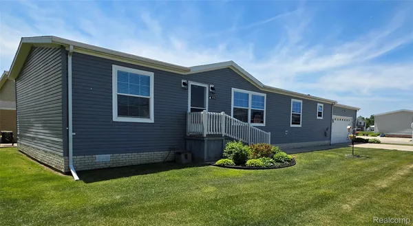 $199,900 | 9758 Home Court, Fenton, MI 48430