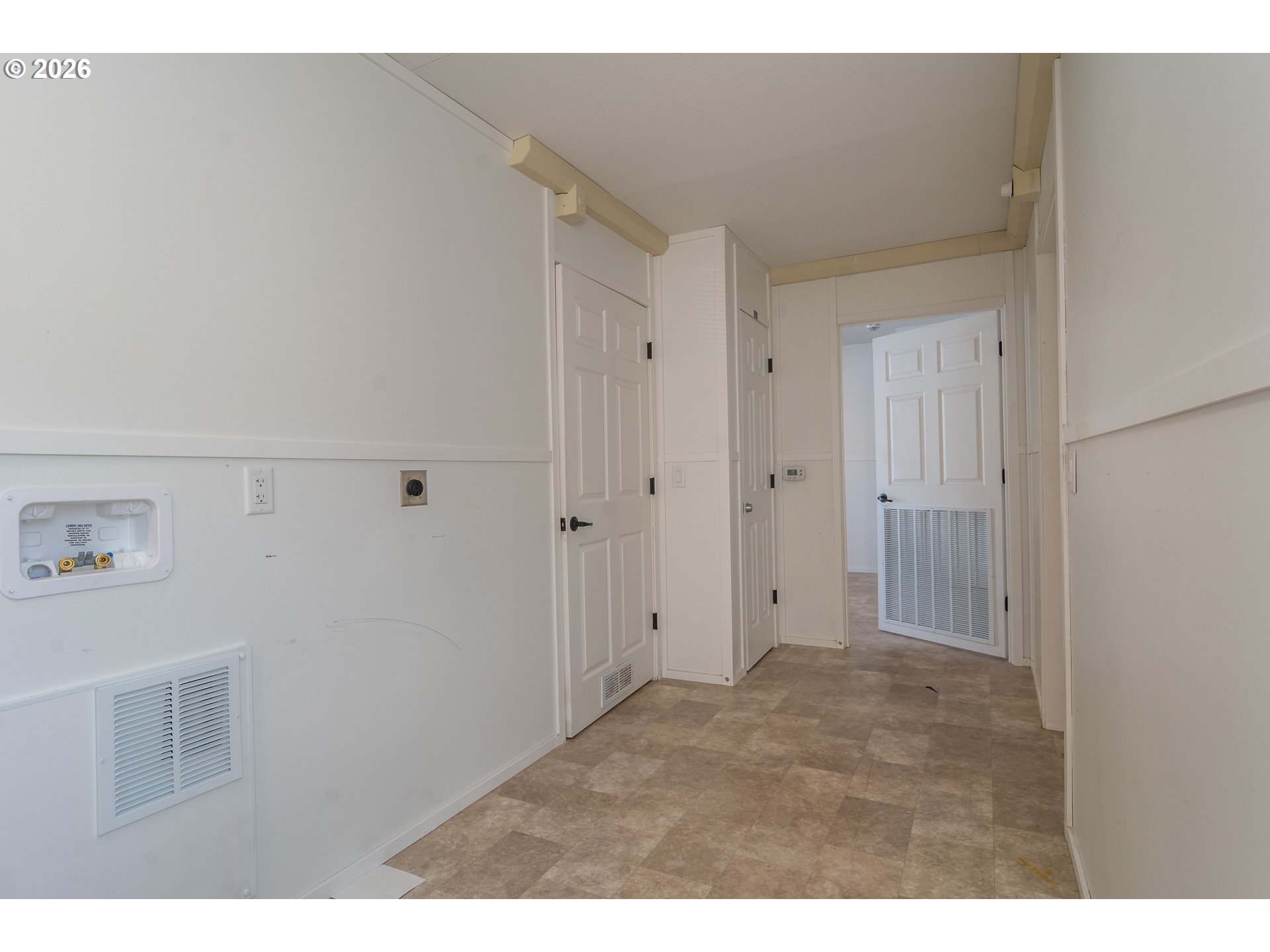 5000 Northeast Stephens Street, Unit 27 Roseburg, OR 97470 - Photo 10 of 24 a view of an empty room
