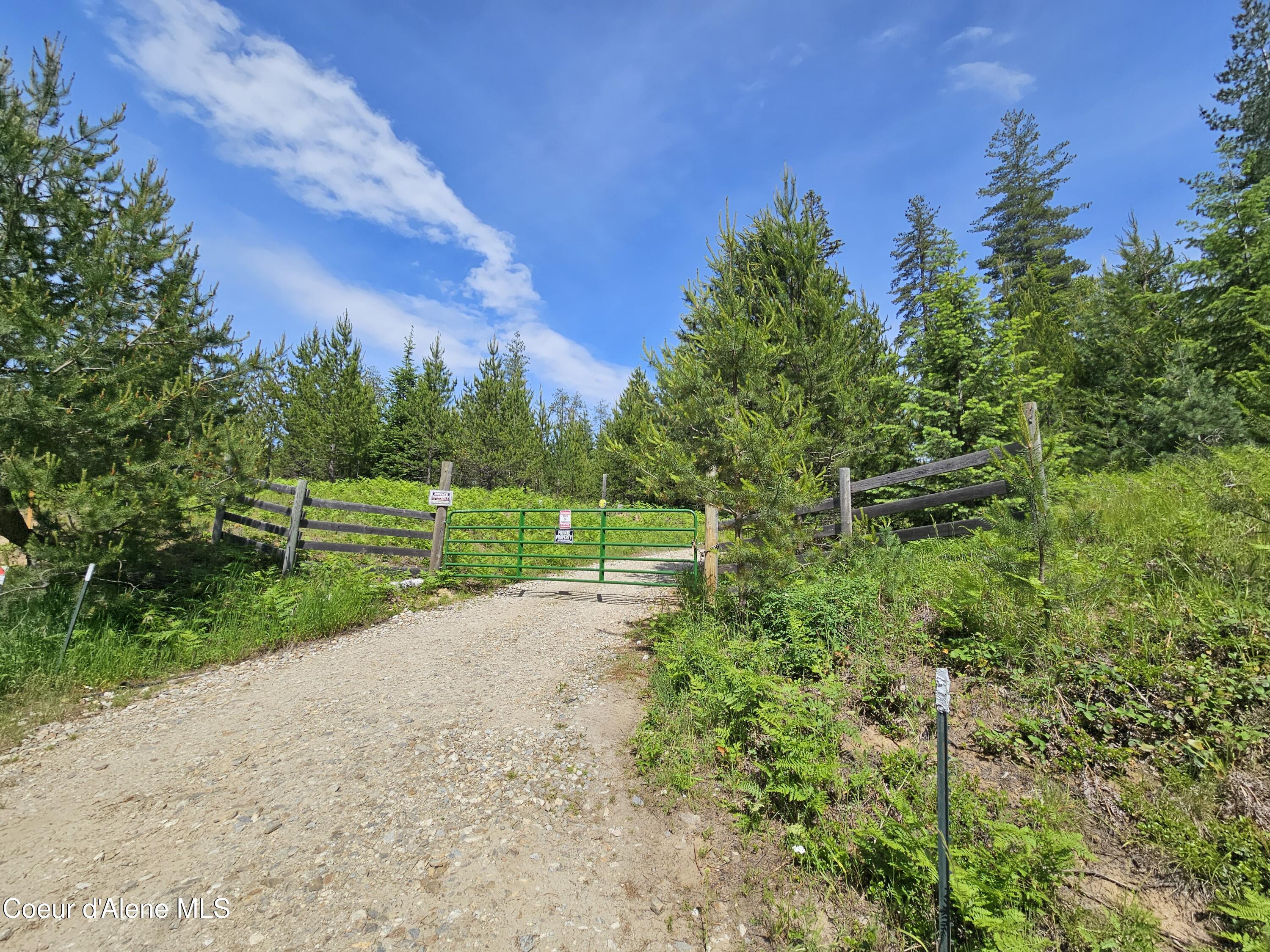 109 Geronimo Lane Sandpoint, ID 83864 - Photo 36 of 36 Secure Entrance
