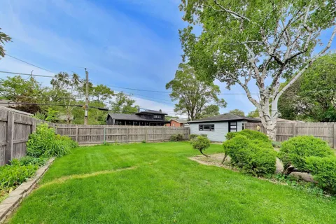 $250,000 | 914 Coach Road, Homewood, IL 60430