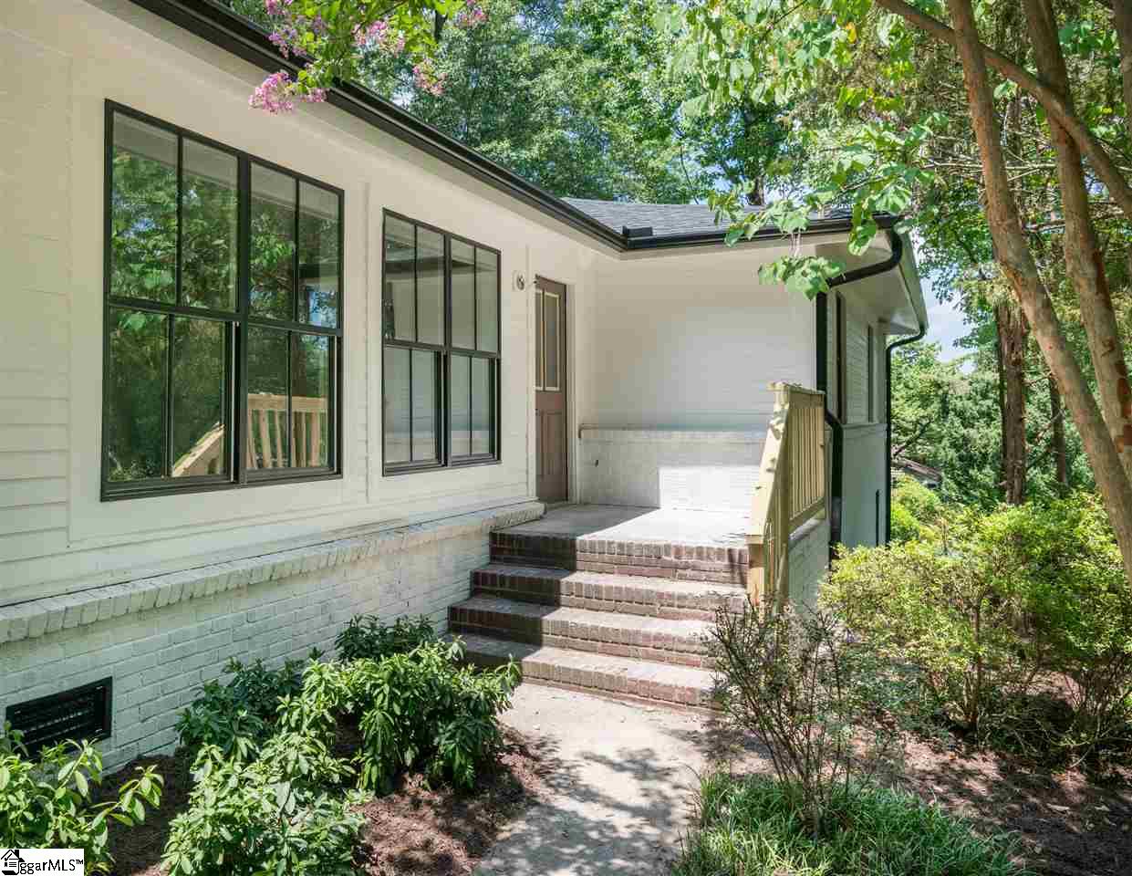 9 Batesview Drive Greenville, SC 29607 - Photo 3 of 24 Gallery Image 3