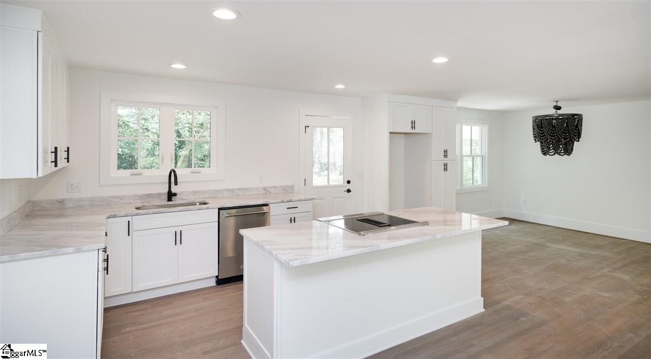 9 Batesview Drive Greenville, SC 29607 - Photo 9 of 24 Gallery Image 9