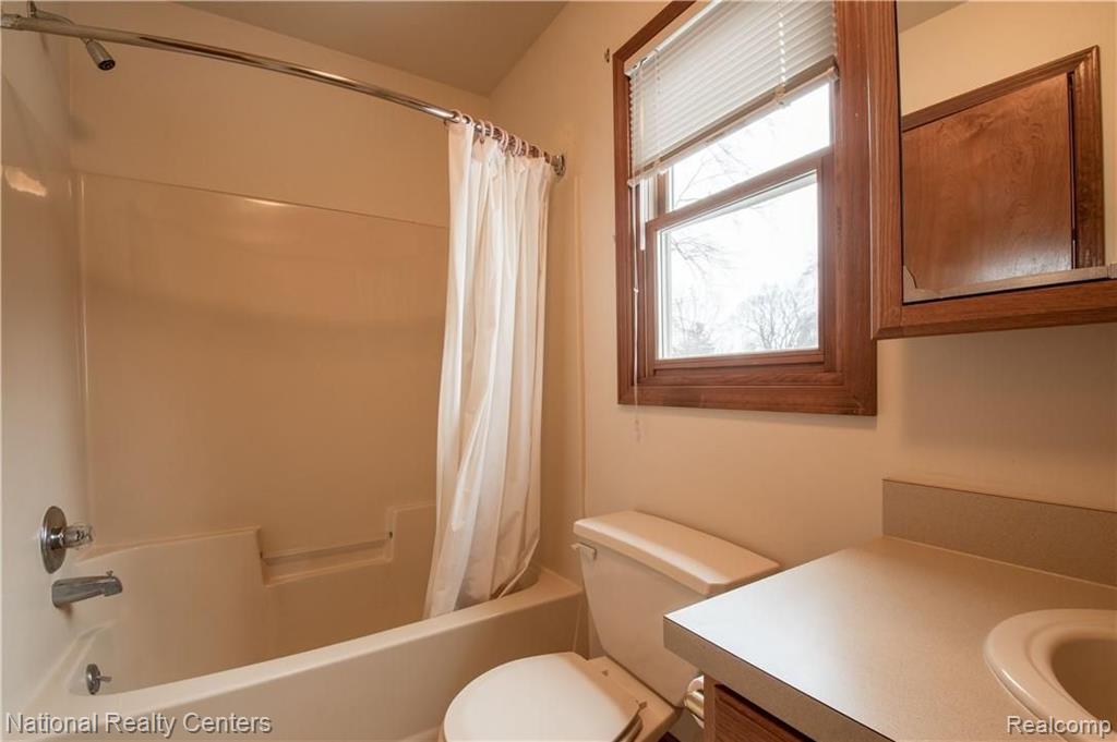 3271 Donley Avenue Rochester Hills, MI 48309 - Photo 22 of 30