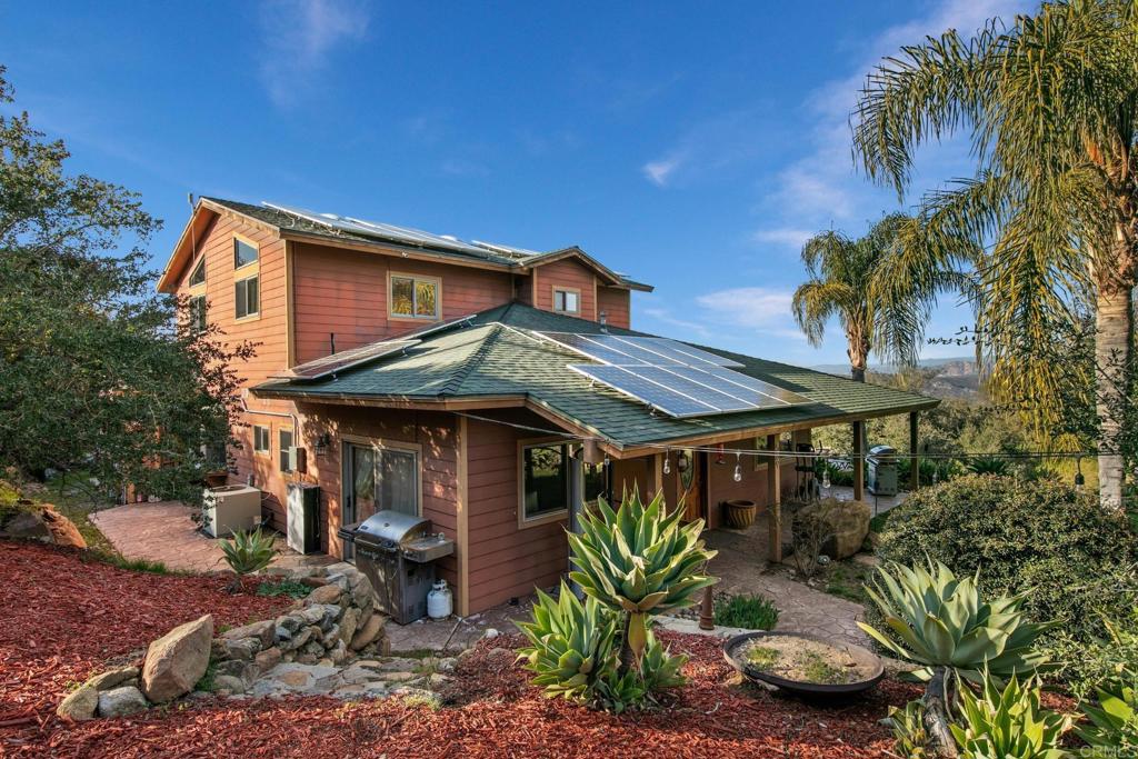 589 Anderson Road Alpine, CA 91901 - Photo 47 of 54 a front view of a house with garden