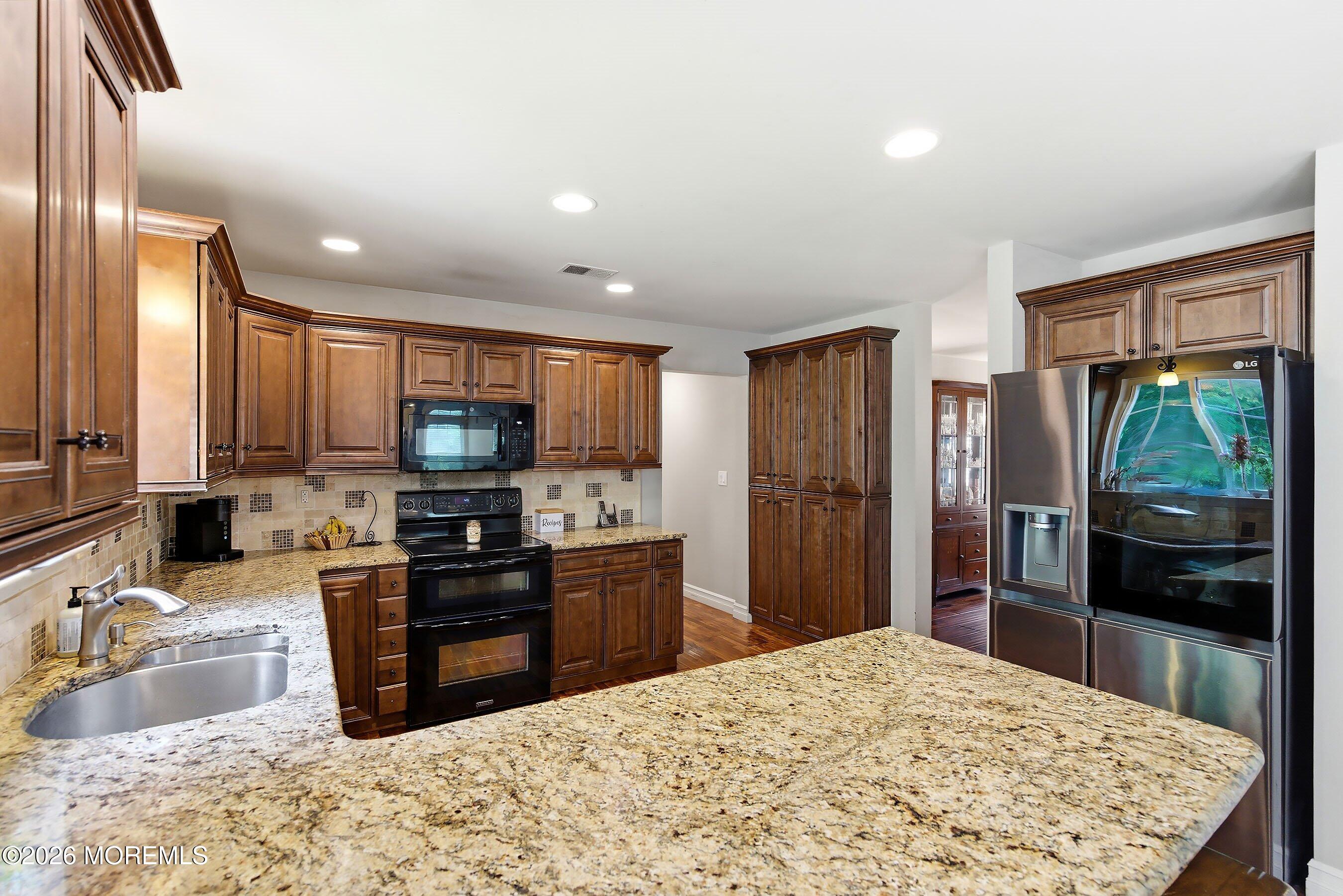 3 Arrowhead Circle Jackson, NJ 08527 - Photo 4 of 25 07-Kitchen 1a
