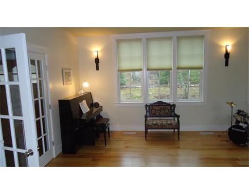 38 Ridge View Road Northampton, MA 01062 - Photo 10 of 30 a living room with furniture and a window